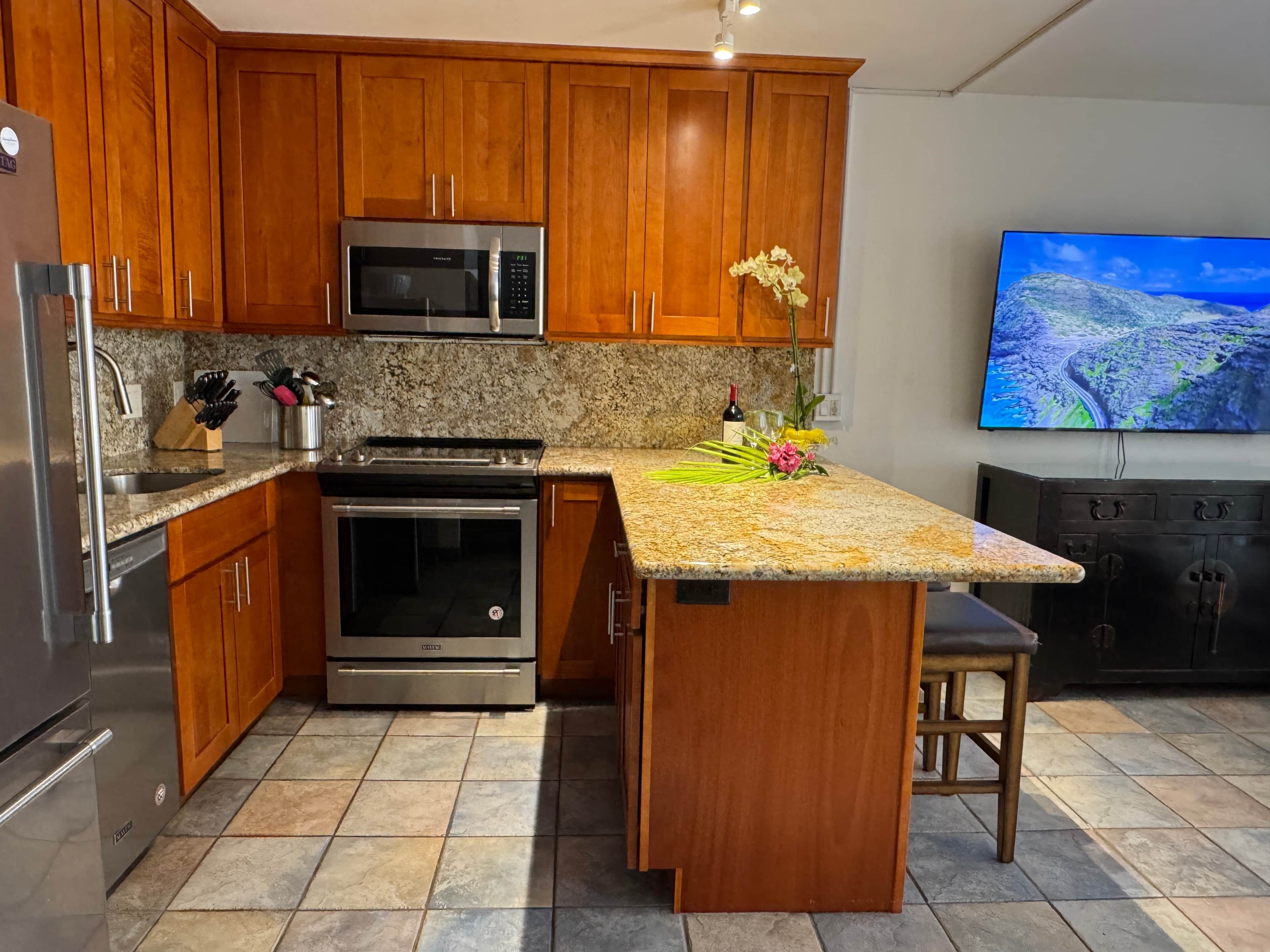 Fridge, microwave, oven, stovetop