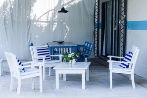 Outdoor dining - Architectural/Minimal Villa in Forte dei Marmi, Roma Imperiale (Forte dei Marmi)