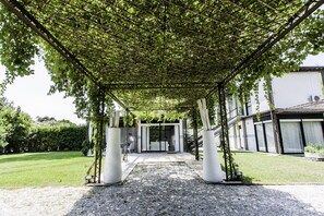 Exterior - Architectural/Minimal Villa in Forte dei Marmi, Roma Imperiale (Forte dei Marmi)