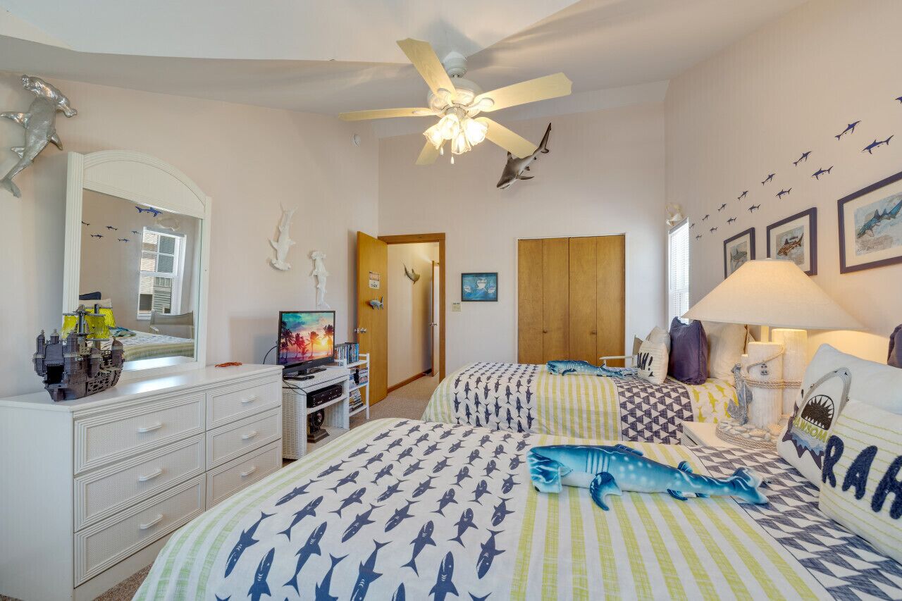 2 habitaciones, tabla de planchar con plancha y cuna de viaje 