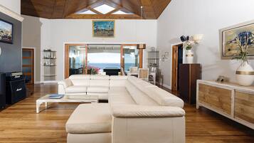 Smart TV, DVD player, music library, stereo