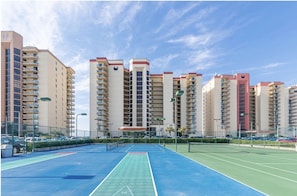 Sport court - Beachfront 2BR/2BA / Direct Gulf Front & Amenities / Book for Spring & Summer! (Orange Beach)