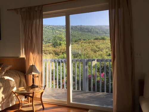 Spacious Kealakekua Bay Home with 4-bedroom bay home:  Enjoy Quiet rejuvenation 