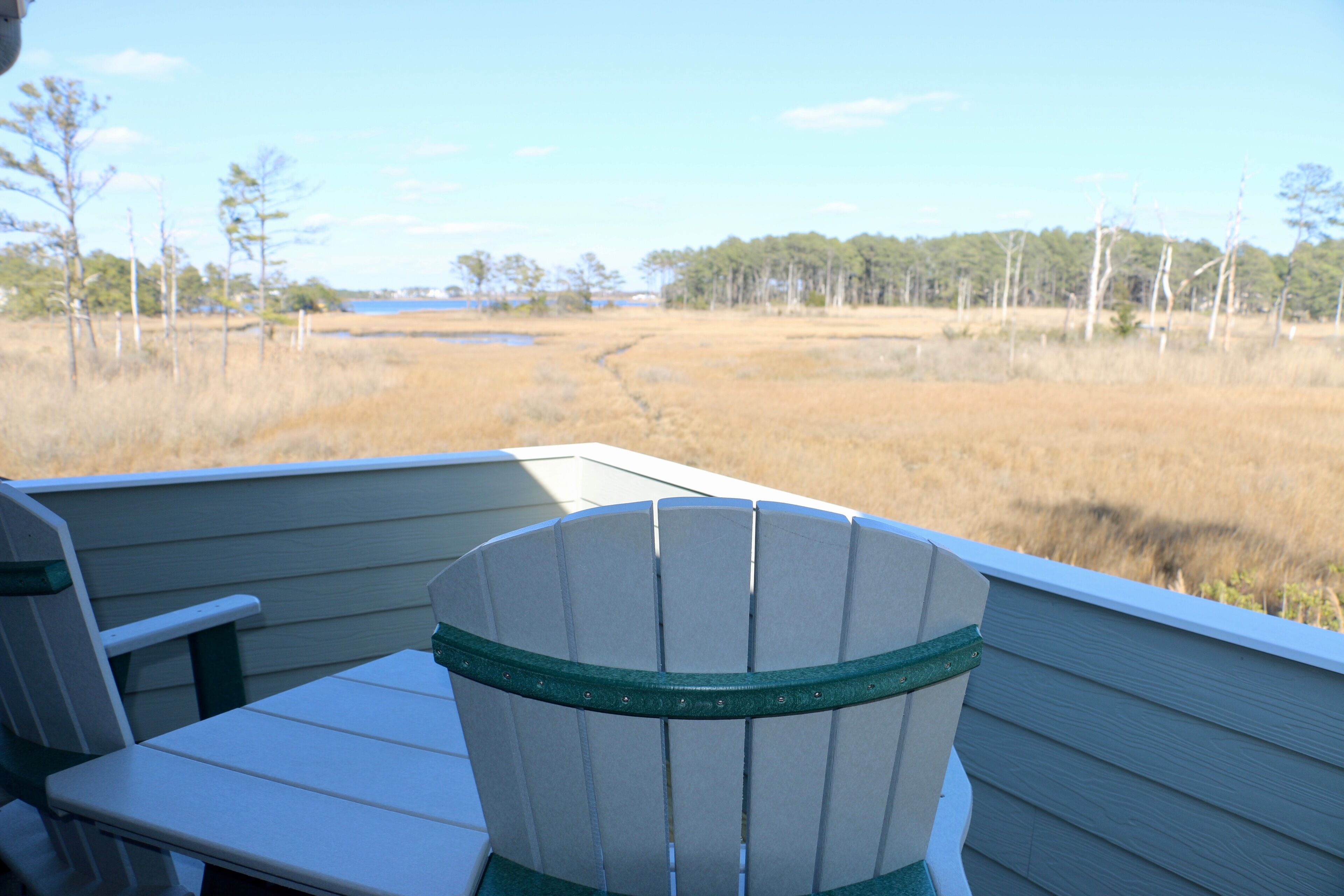 Great Location!!  Several great restaurants within walking distance!