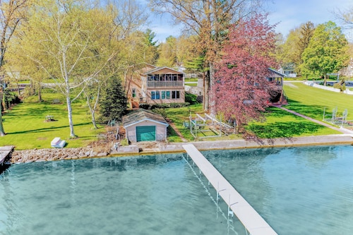 Awesome Lake Getaway On Beautiful Green Lake