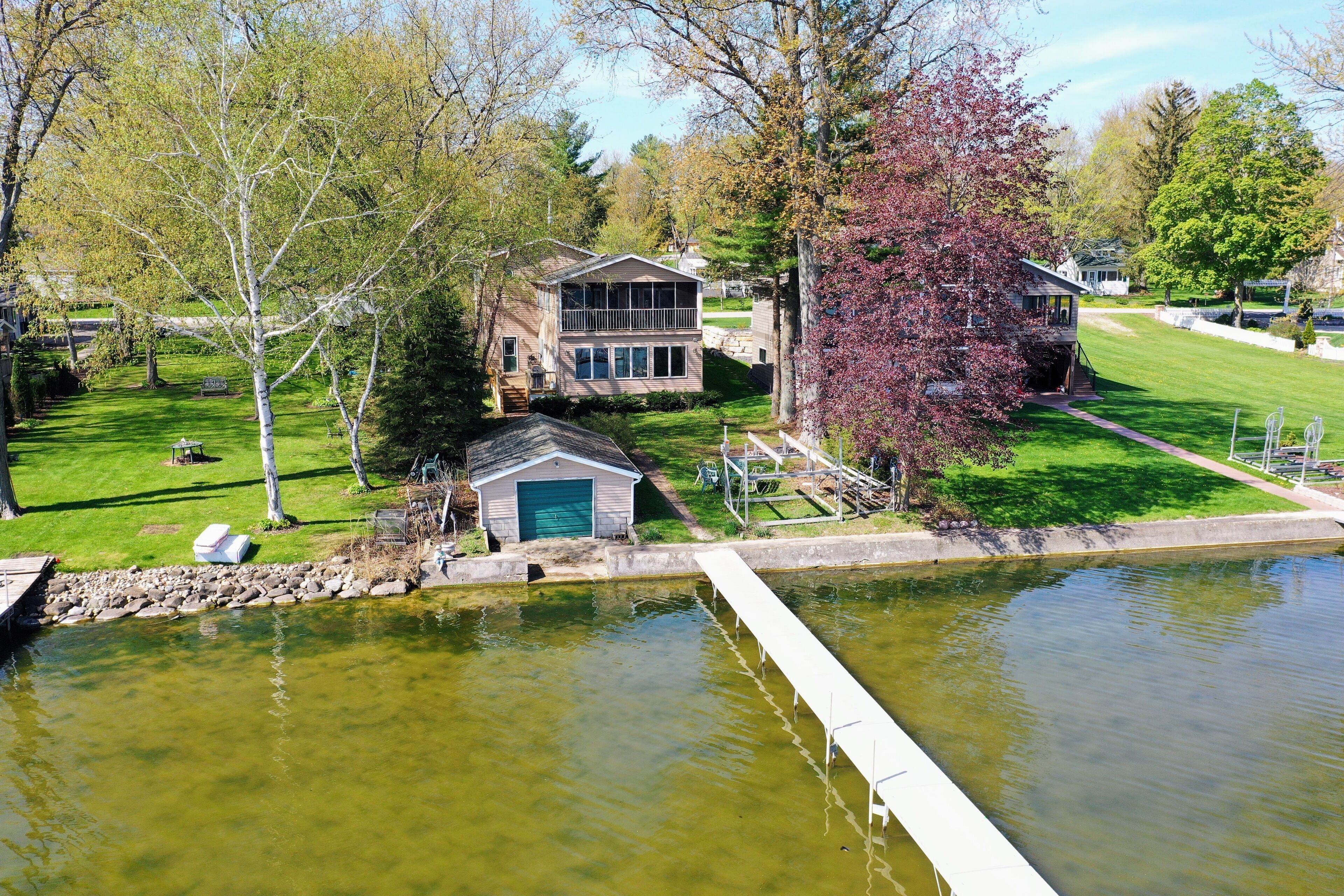 Awesome Lake Getaway On Beautiful Green Lake