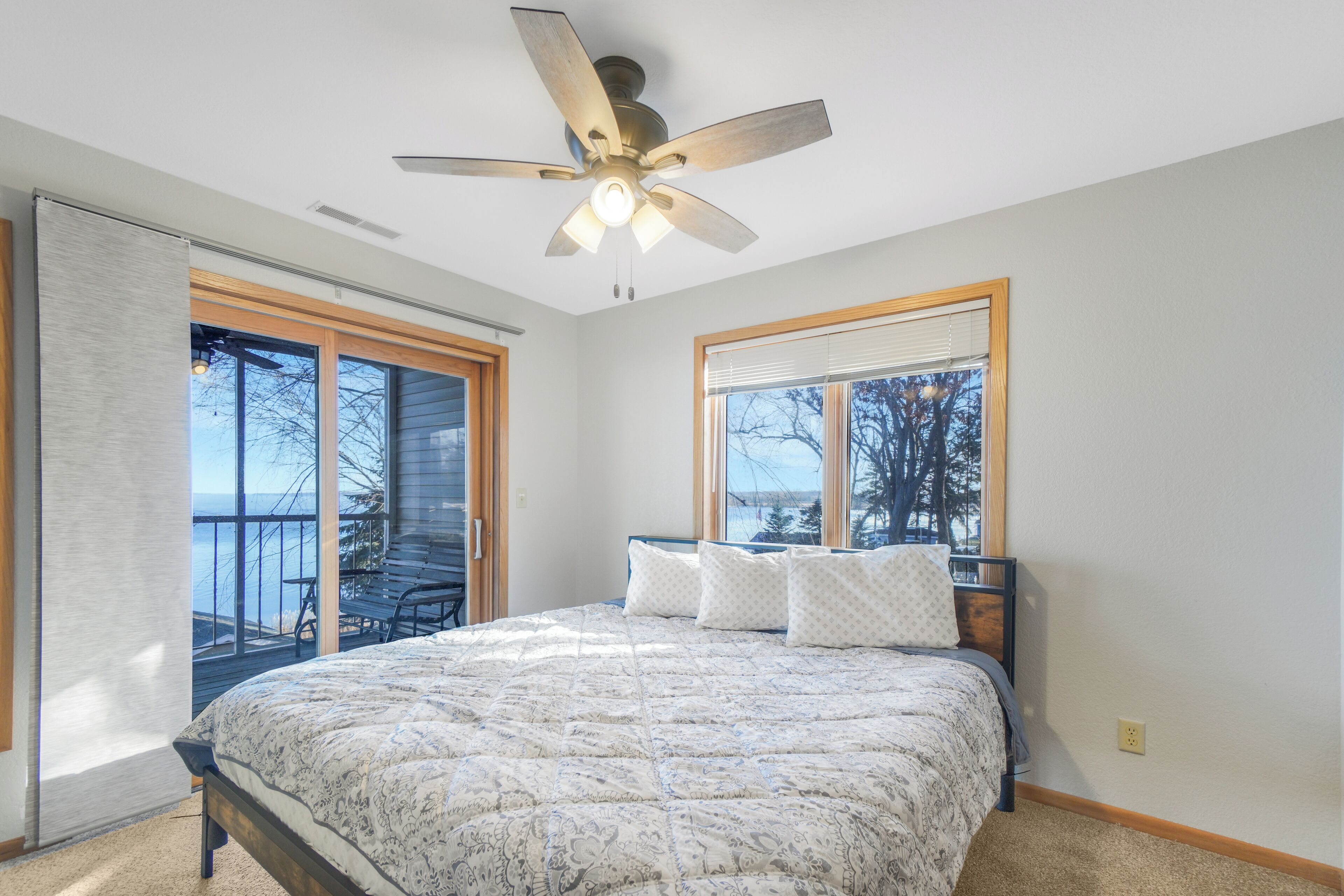 6 عدّة غرف نوم ومكواة/لوح كي وسرير سفر وواي فاي مجانًا