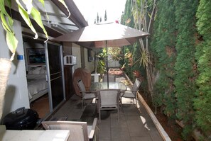 屋外ダイニングエリア