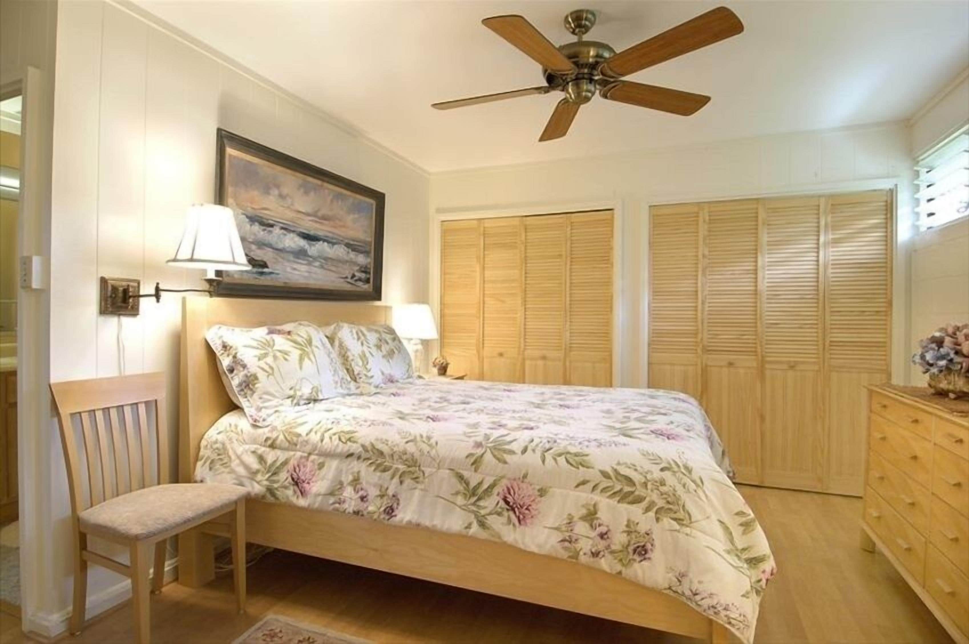 2 bedrooms, iron/ironing board, travel crib, free WiFi