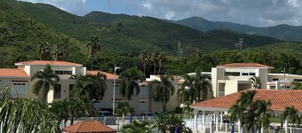 Luxury Penthouse Villa @ Golf Resort w/ WiFi-Cable