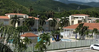 Luxury Penthouse Villa @ Golf Resort w/ WiFi-Cable