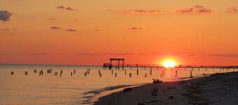 'Seaglass'-Perfect casa de playa con piscina, tranquilo y privado