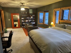 3 bedrooms, desk, iron/ironing board, free WiFi - 3BR Home RIGHT on the Yellowstone River - Best views in Paradise Valley (Livingston)