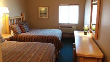 2 bedrooms, desk, iron/ironing board, travel cot