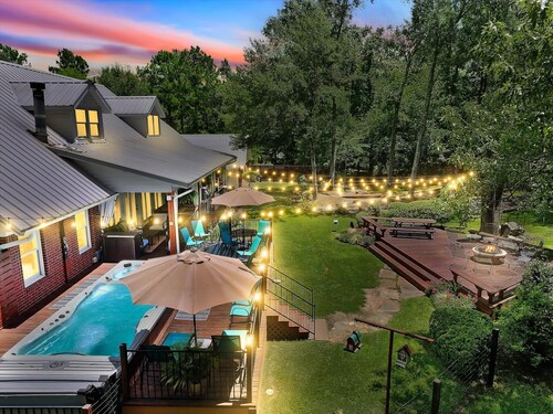 Country Charmer con acogedores porches delanteros y traseros, Swim Spa, terrazas, fogata