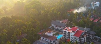 8 Bedroom Luxury villa 10 min walk to Calangute beach with Private Swimming Pool