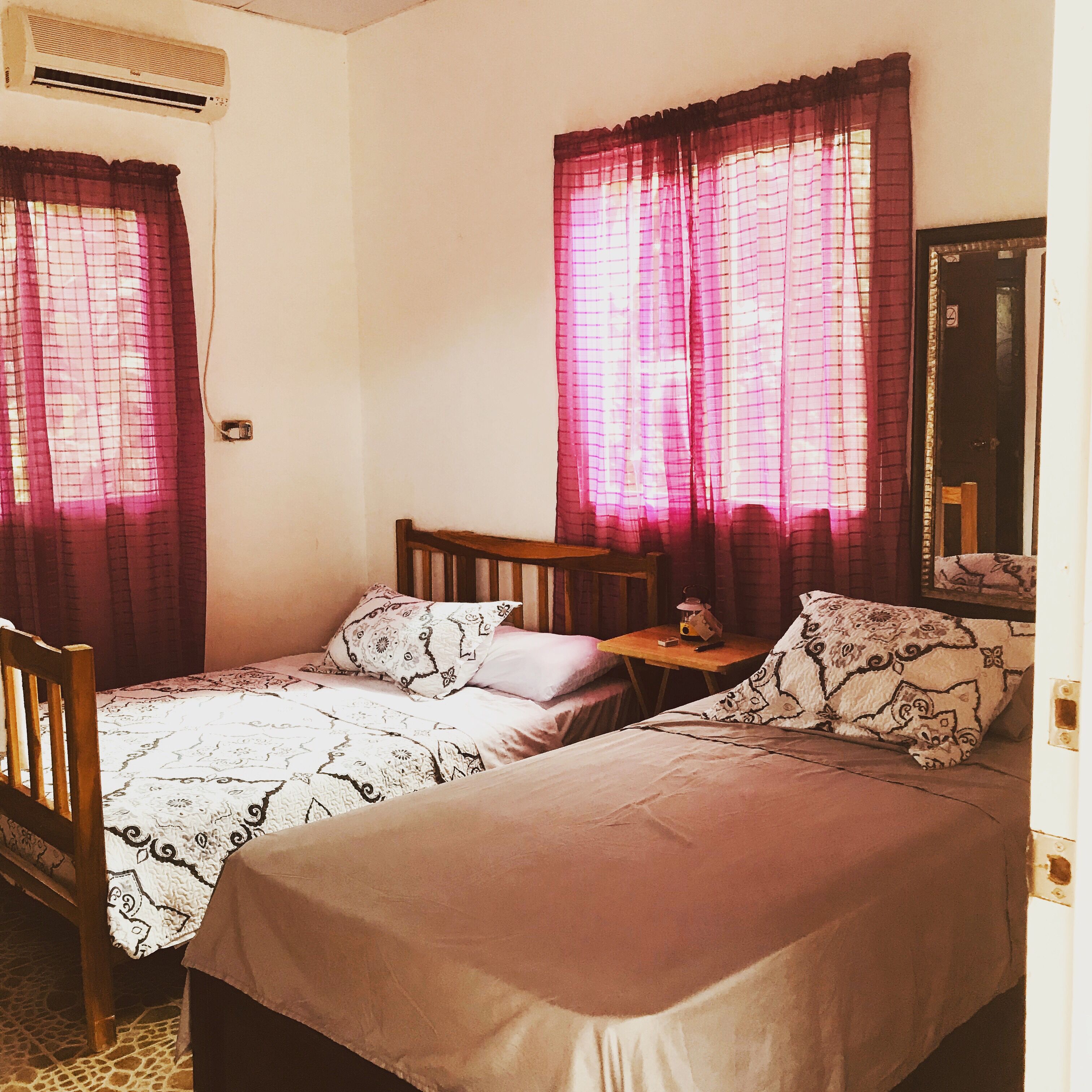 4 slaapkamers, een bureau, reisbedje, gratis wifi
