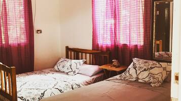 4 slaapkamers, een bureau, reisbedje, gratis wifi