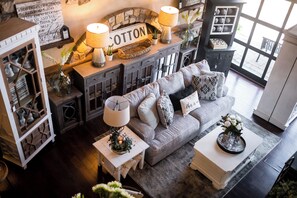 Smart TV, fireplace, DVD player, video library