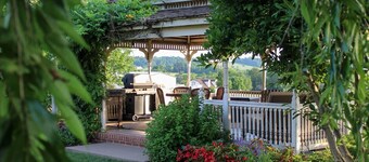 Innbydende Hideaway Suite, like utenfor byen Samleie, nydelig eiendom!