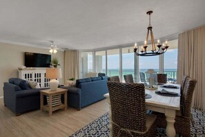 Flat-screen TV, DVD player - Tower 1, 2nd Floor, 2Bdr/2Bath!! Beautifully Remodeled!! (Panama City Beach)