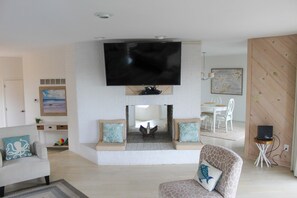 Smart TV - Boardwalk Stunner!  Wake up to the Ocean (Rehoboth Beach)