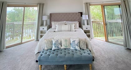 Boardwalk Stunner! Wake up to the Ocean