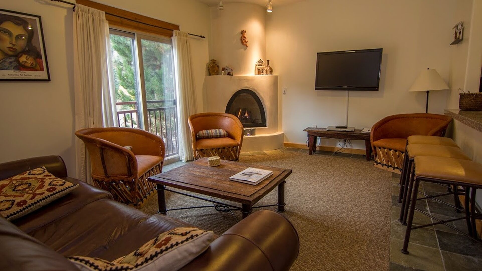 Luxurious Ski Condo 2 min From Lifts, Full Kitchen and More