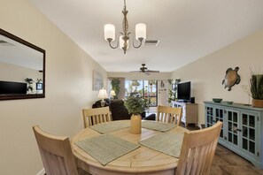 Dining - CRESCENT ROYALE, SIESTA KEY BEACH, BEST BEACH LOCATION, GREAT POOL, GROUND FLOOR (Siesta Key)