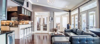 Ylellisyyttä majoitusta, poreallas, ulkotakka, maa-allas, lemmikkieläimiä!