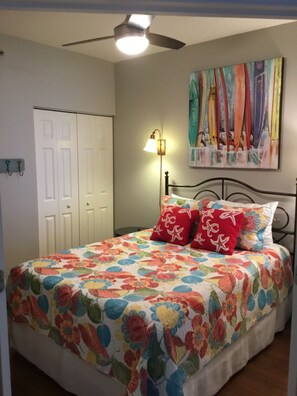 3 bedrooms, iron/ironing board, free WiFi, bed sheets - Bristol 4th floor. King, King, Queen and 3 Baths. Great for 3 couples or family. (Gulf Shores)