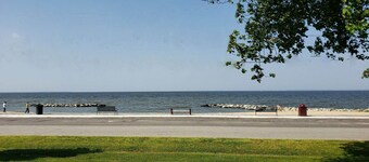 Eastern Shore beach cottage get-away