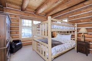 4 Schlafzimmer, Bügeleisen/Bügelbrett, WLAN, Bettwäsche