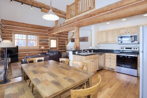 Interior - Ski-In/Ski-Out Powder Ridge Cabin In Beautiful Big Sky (Big Sky)