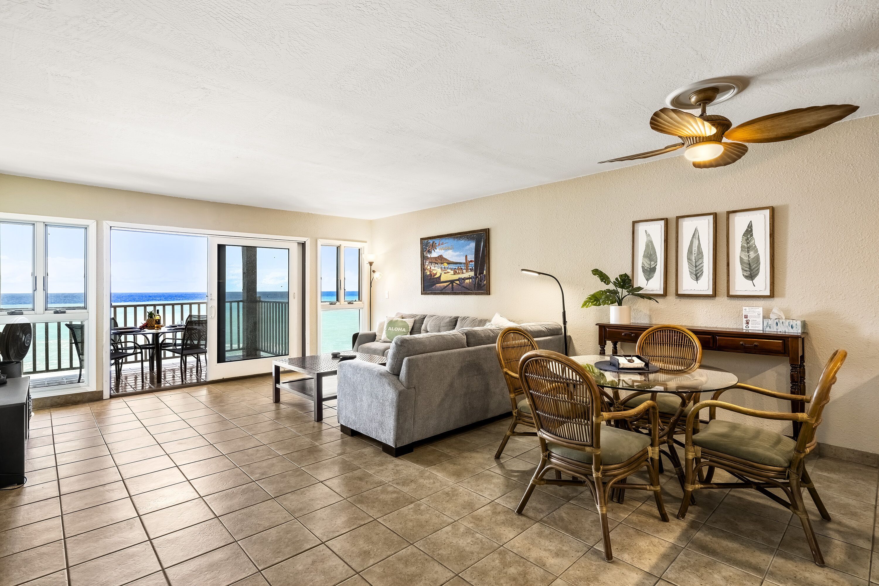 Smart TV, books, stereo