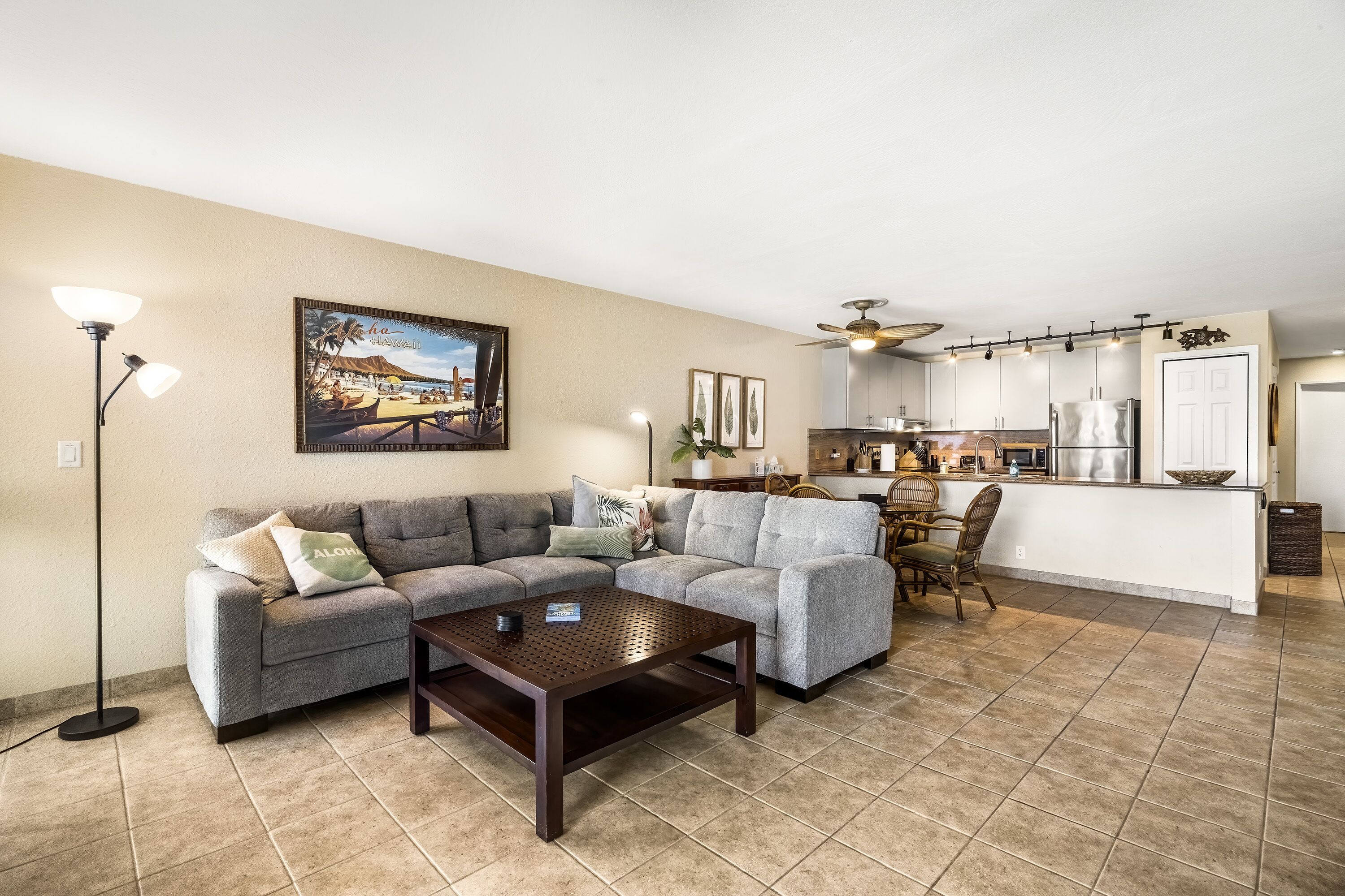 Smart TV, books, stereo