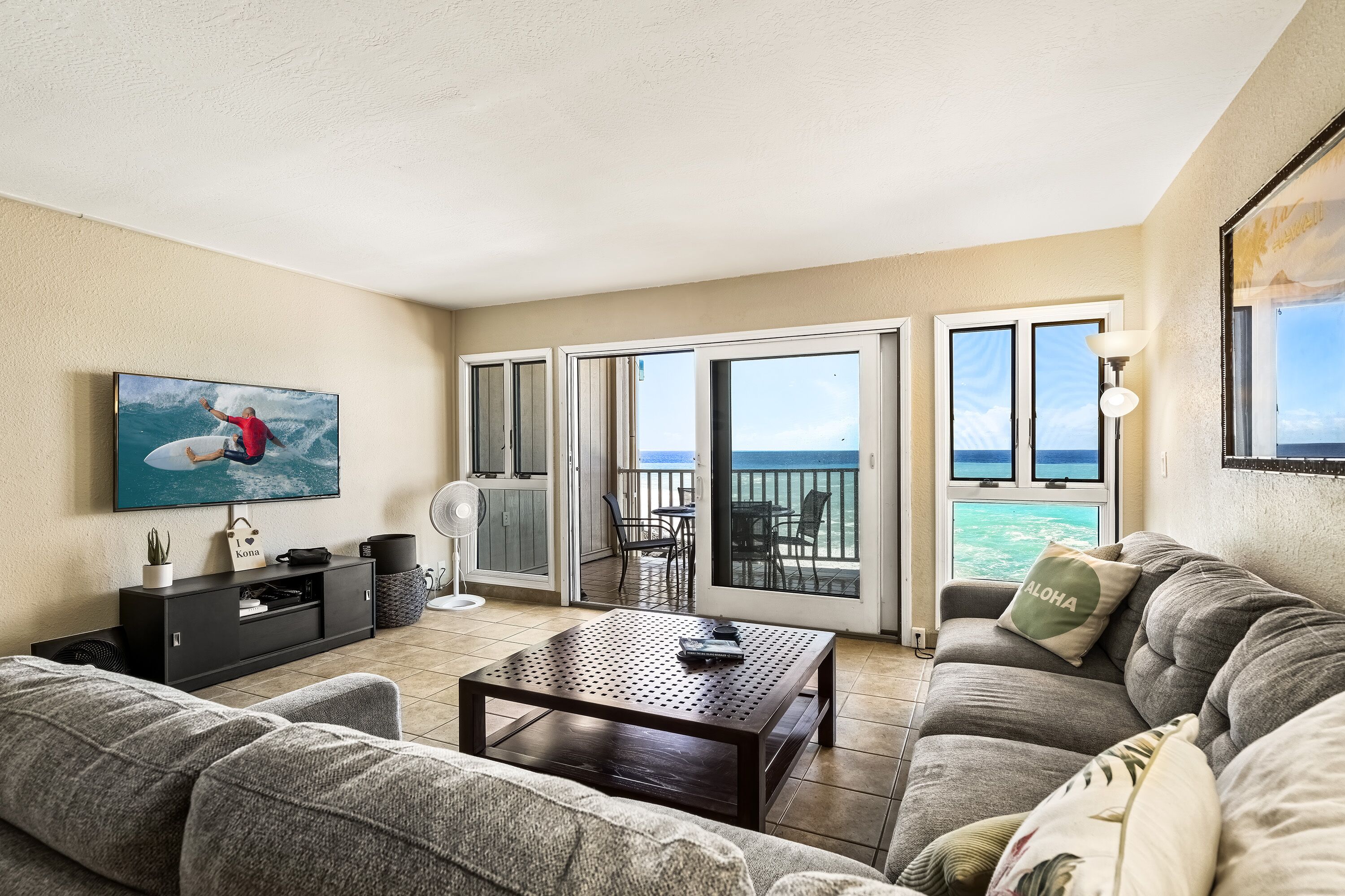 Smart TV, books, stereo