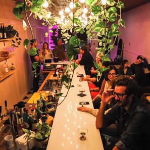 Bar (in der Unterkunft)