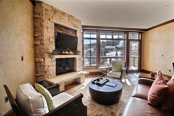 Great room - fireplace
