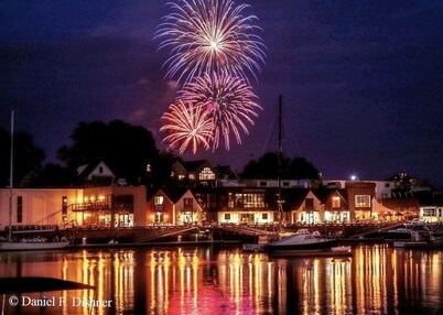 Perfect location  ! Harbor Breeze is on Camden Harbor & walking distance to town