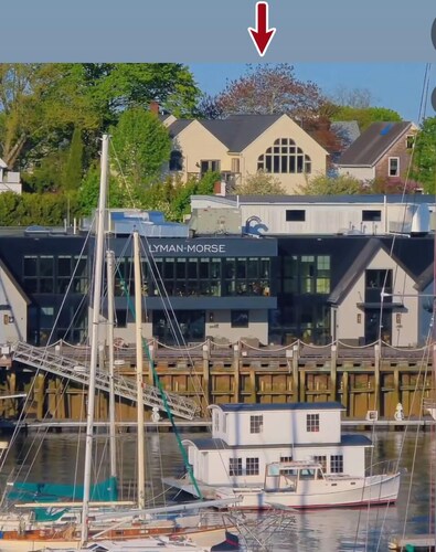 Perfect location  ! Harbor Breeze is on Camden Harbor & walking distance to town