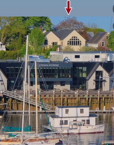 Perfect location ! Harbor Breeze is on Camden Harbor & walking distance to town