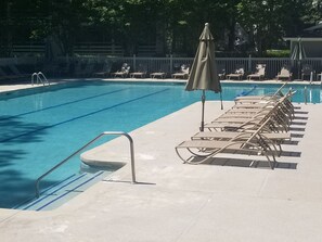 Outdoor pool, a heated pool - 1st Floor, OWNER Mgmt, New Kitchen, King Bed, Walk to Beach, Tennis Pickle Ball (Hilton Head Island)