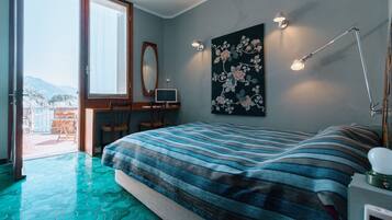 2 Schlafzimmer, Zimmersafe, Schreibtisch, Bügeleisen/Bügelbrett