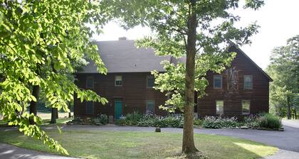 Meadow Rock Farm-Entire House/6BR, Sleeps 20