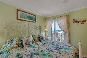 3 bedrooms, in-room safe, iron/ironing board, WiFi
