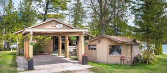 PLAISIR EN FAMILLE, Traverse City * PADDLE BOARD * KAYAK * 100 'PRIVÉ Sandy Beach Long Lake