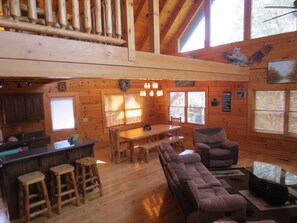 Smart TV, chimenea, videojuegos y reproductor de DVD 