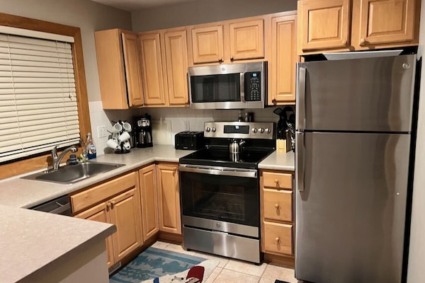 Frigorífic, microones, forn i placa de cuina