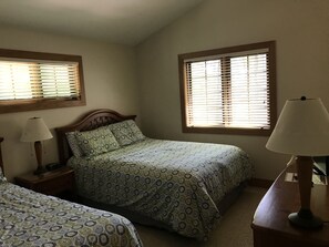 3 habitaciones, tabla de planchar con plancha y wifi gratis 